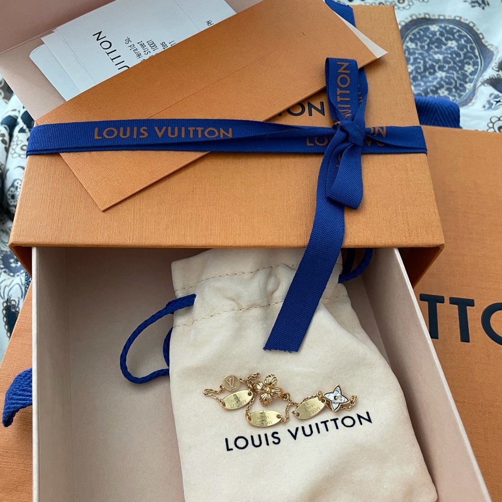 💯 authentic Louis Vuitton rings